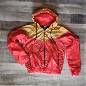 Campera rompeviento Nike